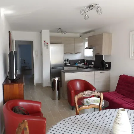 Clos Fleuri Apartment *
