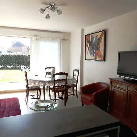 Clos Fleuri Apartment *